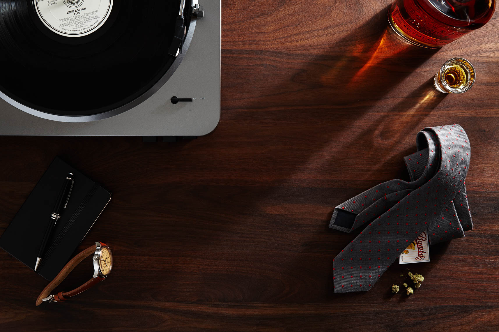 product photography mens fashion accessory still life photography with turntable, bourbon, 420, 